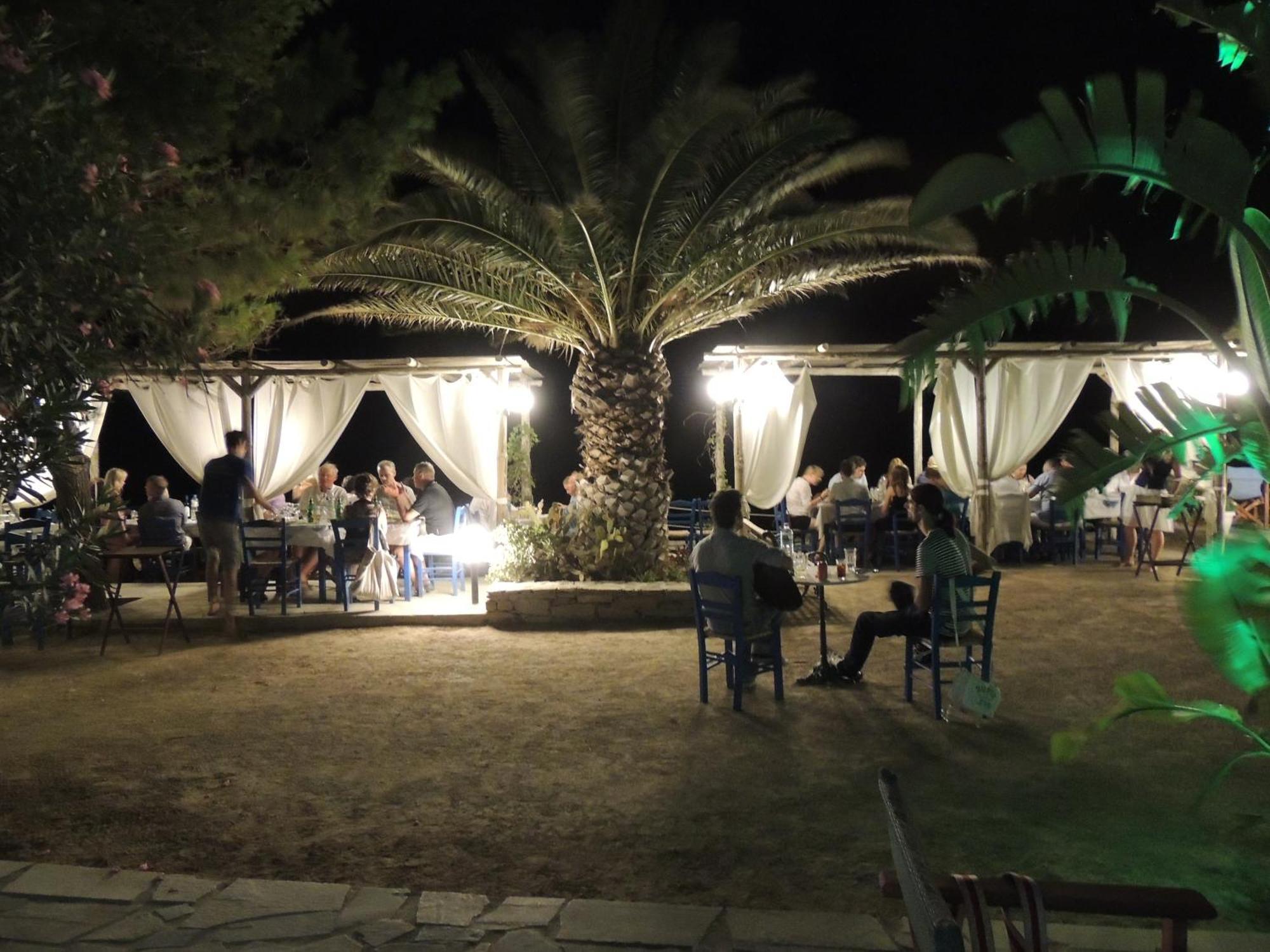 Filoxenia By Grispos Villas Schoinoussa Extérieur photo